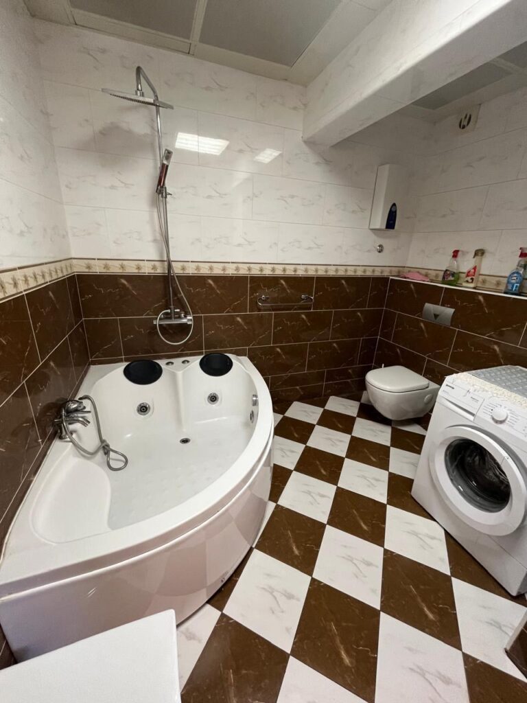 1a351776-67e7-4a37-ab51-e637a9e0e202