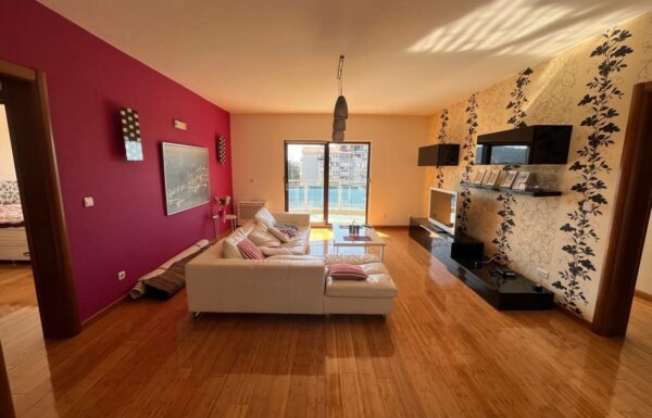 323ad4fc-dac6-48f8-8fc7-d2da83b2516a