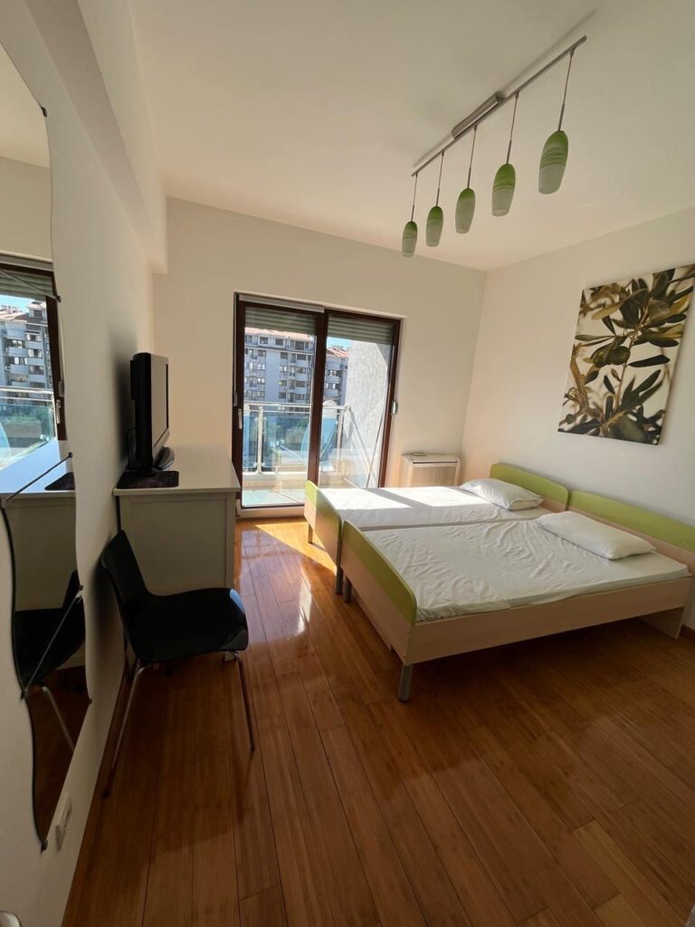 9289dbd8-82d7-4d49-9756-3d7e7597b957